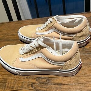 Like new Women’s Old Skool Vans in Light Tan Size 8.5